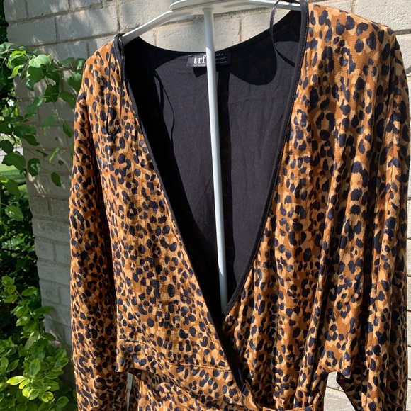 SOLD Zara Trf Cll Leopard Print Faux Wrap Flare - Picture 4 of 4
